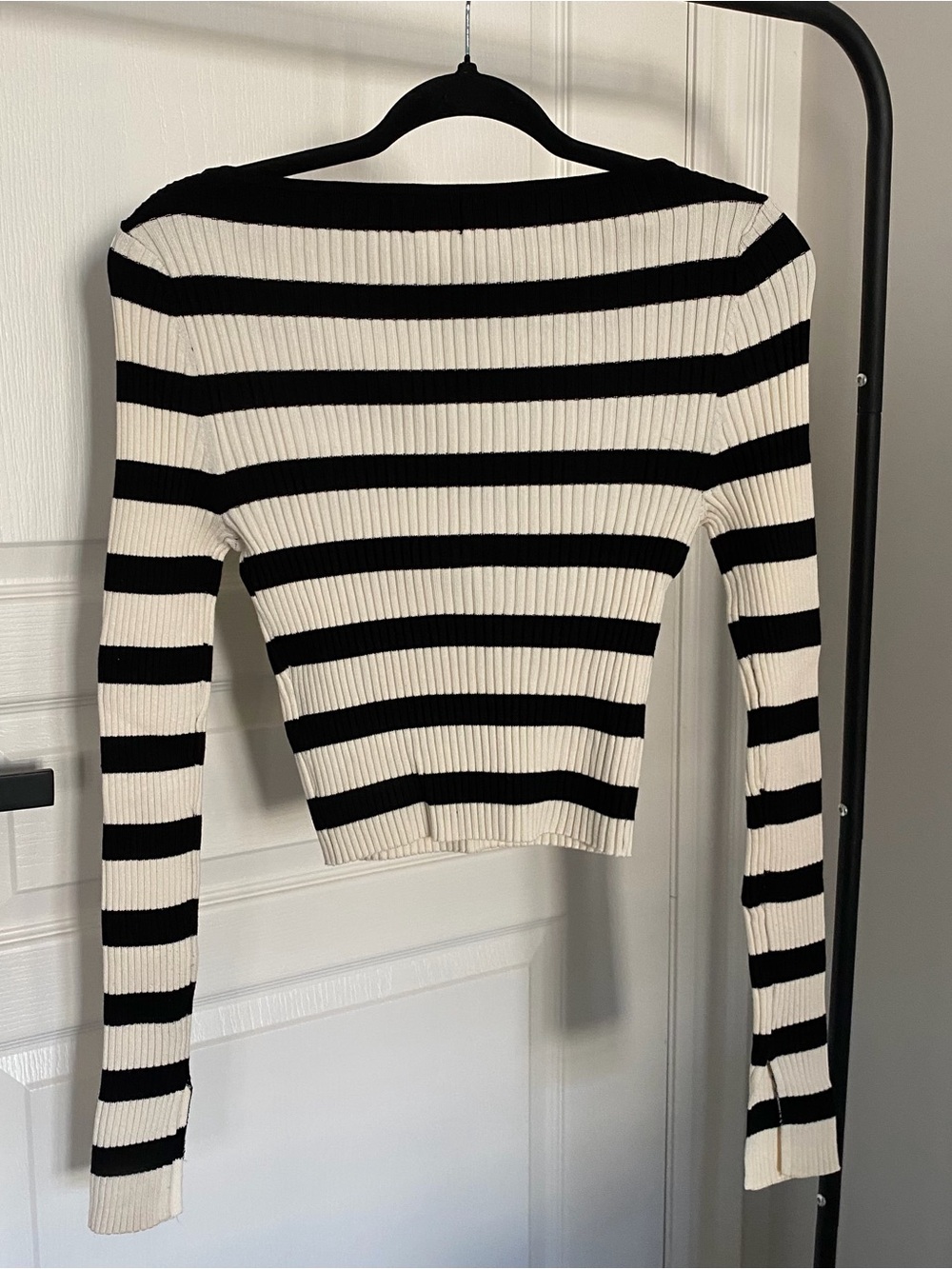 H&M Striped Ribbed Crew Neck Cropped Sweater - Picture 2 of 2